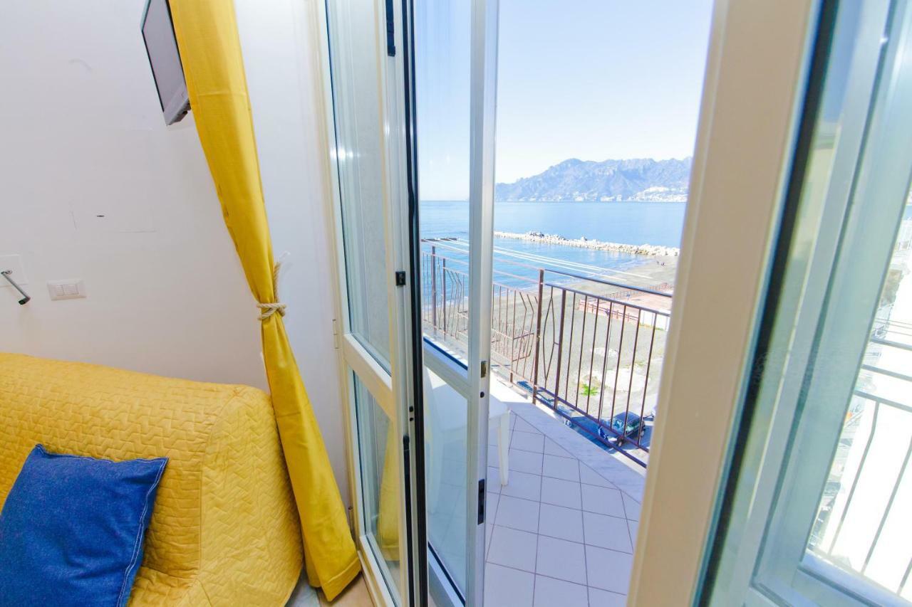 On The Beach Sea-View&Kitchen In Room Salernes Extérieur photo