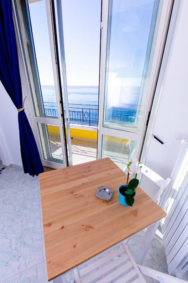 On The Beach Sea-View&Kitchen In Room Salernes Extérieur photo